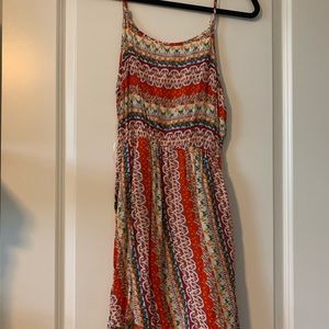 Flowy colorful sundress 🌞